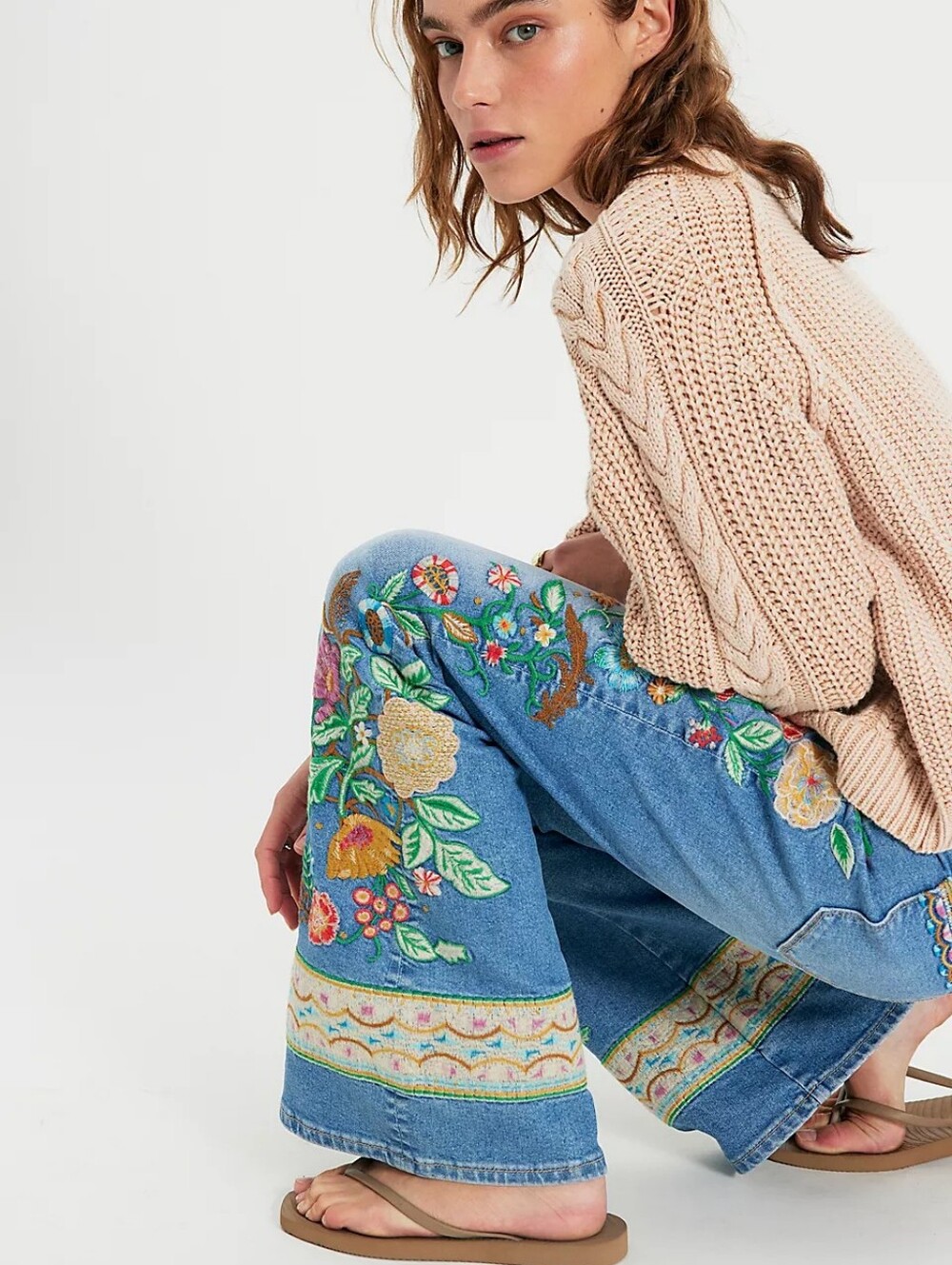 NWT Free People Driftwood Farrah Gardenia Embroidered Flare Jeans - Picture 3 of 13